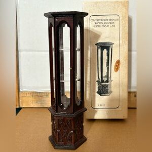 Concord Museum Miniature Wooden Victorian 6-Sided Display Case dollhouse